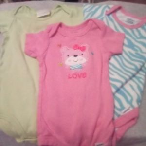 Baby girl clothes 😍🦄FREE GIFT with EVERY SALE 🦄